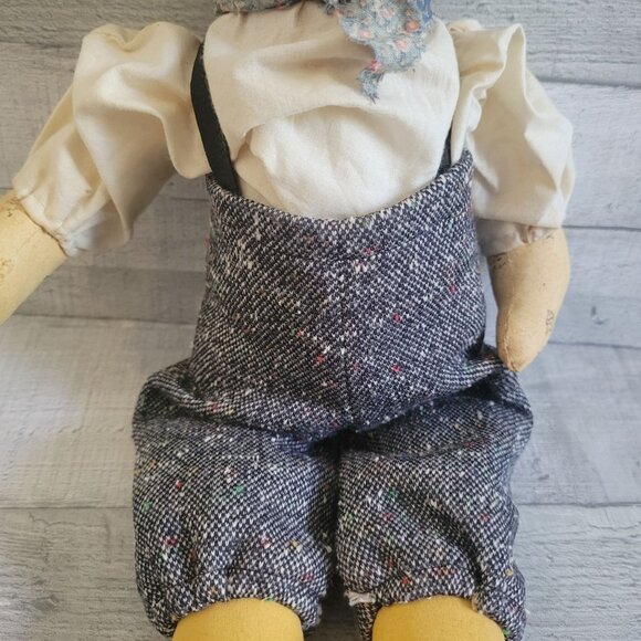 Vintage Chestnut Creek Folk Art Chicken Doll In Overalls & Bowtie Signed - Picture 5 of 9